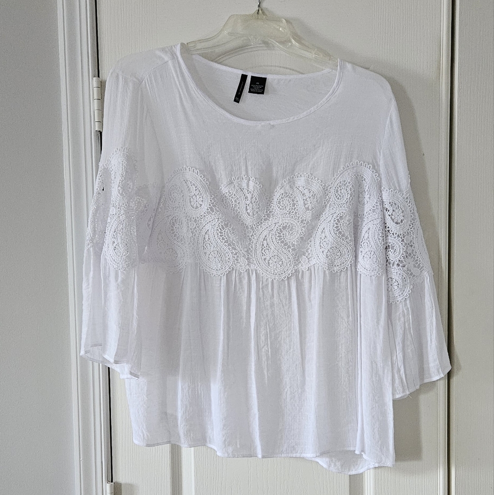 Women's White Gauze and Lace Top NEW DIRECTIONS Size XL New Without Tags